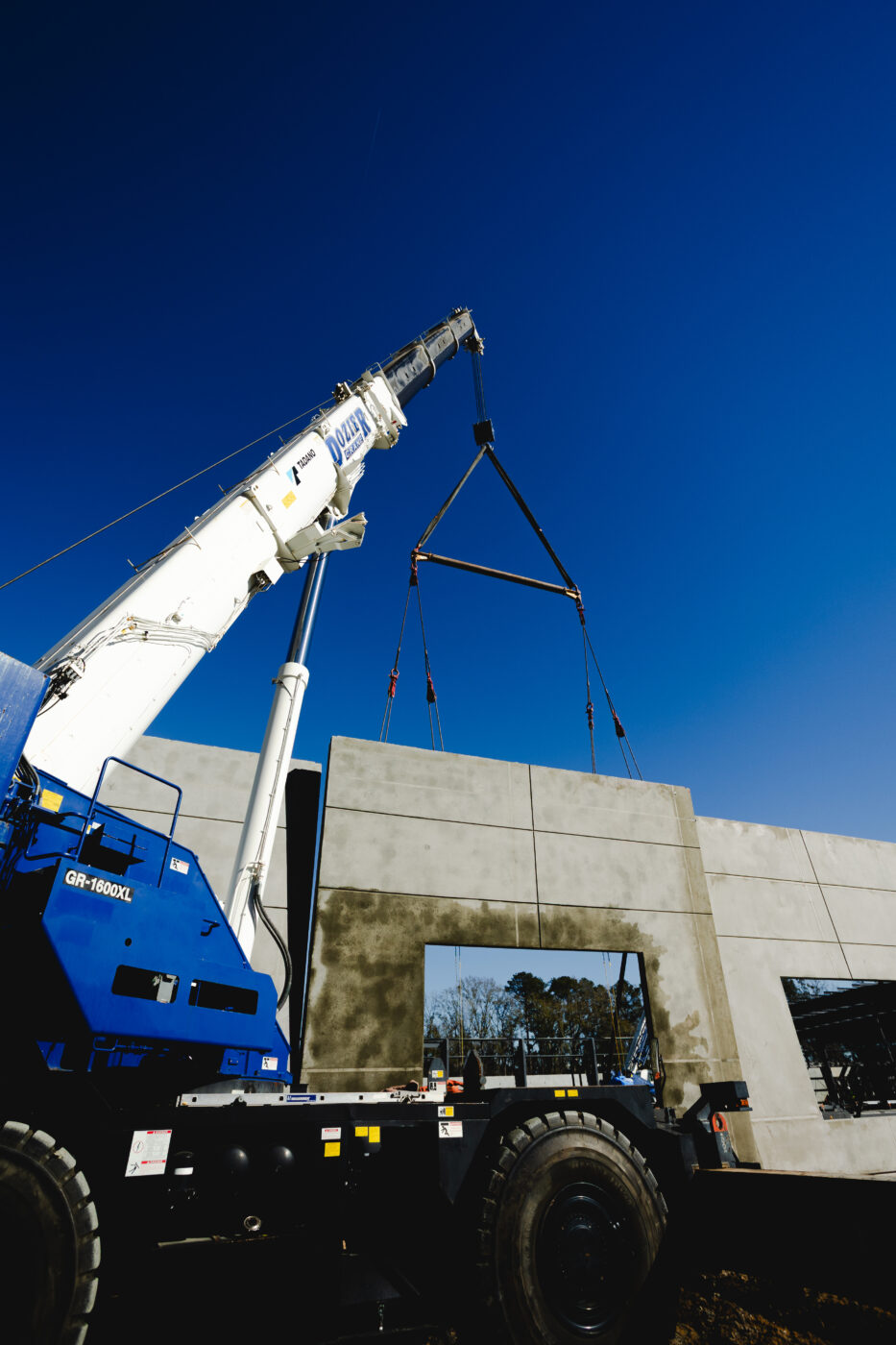 lift crane on construction site