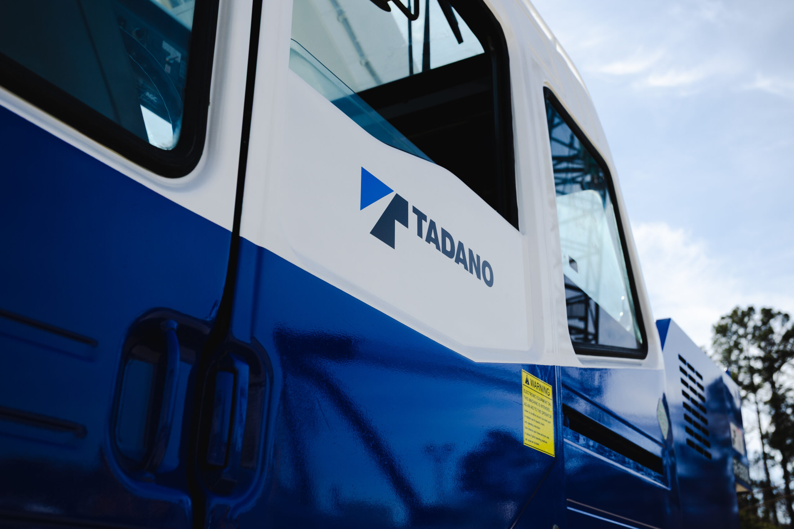 Tadano construction crane pained blue and white